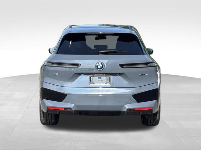 Used 2025 BMW iX xDrive50 AWD/4WD image 8