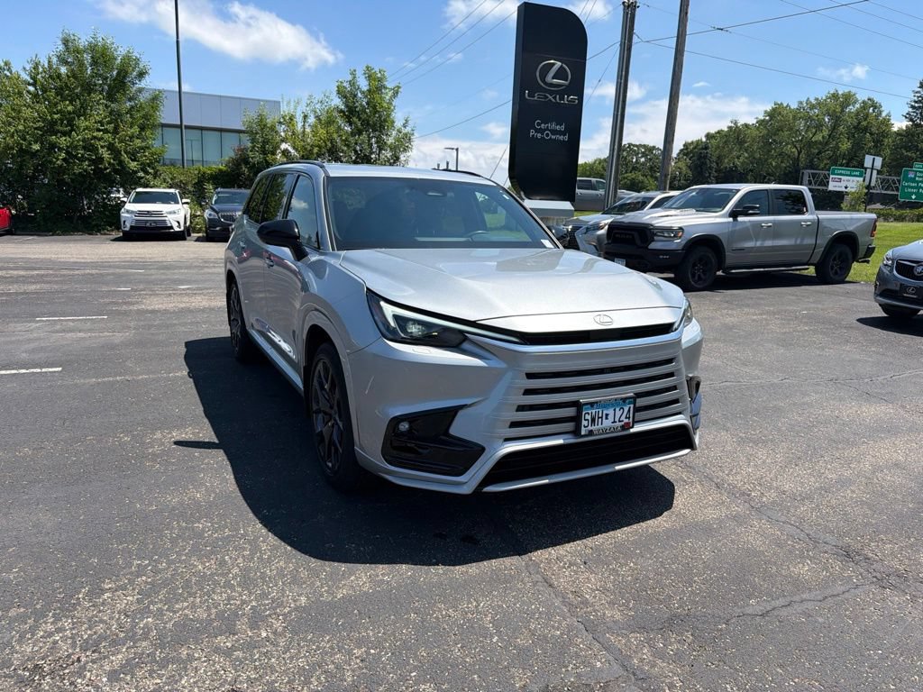 Used 2025 Lexus TX 500h AWD image 13