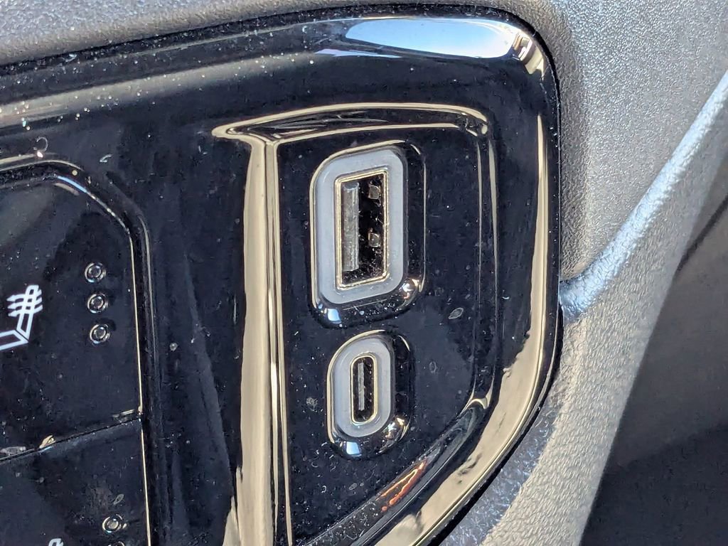 Used 2025 Chevrolet Silverado 1500 LT image 24