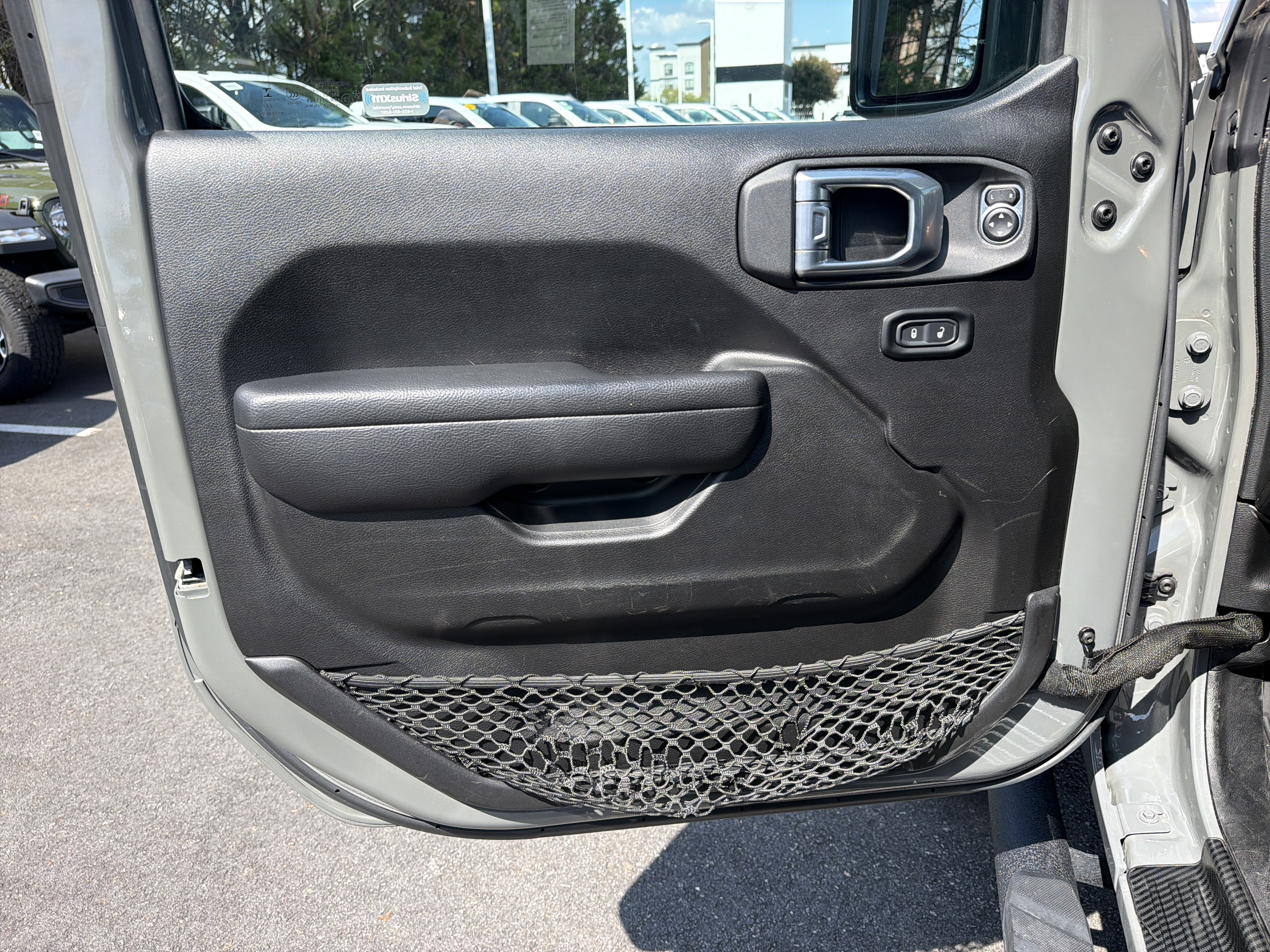Used 2023 Jeep Gladiator Mojave AWD/4WD image 14