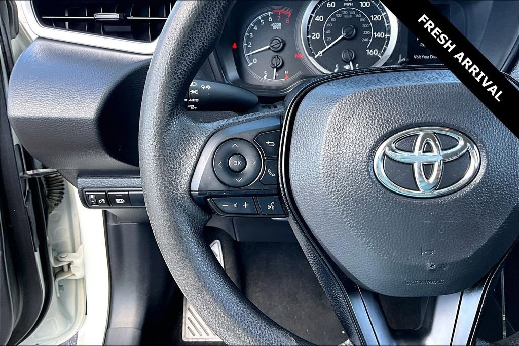 Used 2020 Toyota Corolla LE FWD image 12
