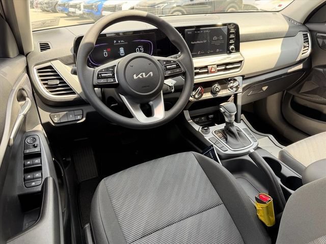 New 2026 Kia Seltos LX FWD image 7