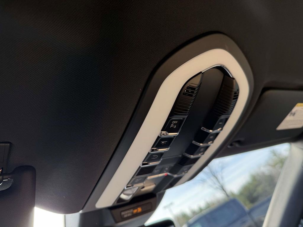 Used 2019 Porsche Macan image 25