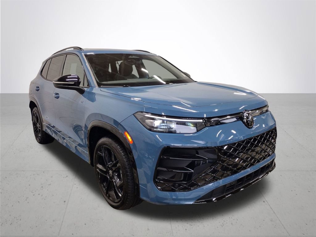 New 2025 Volkswagen Tiguan SE R-Line image 4