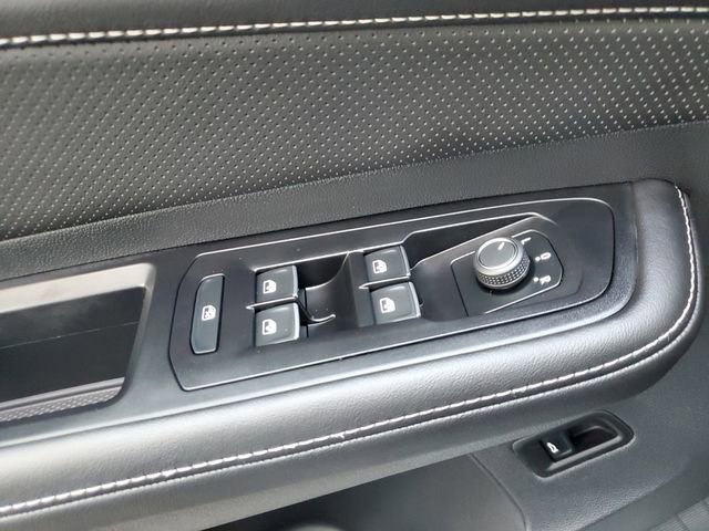 Certified 2026 Volkswagen Atlas Cross Sport SEL R-Line image 33