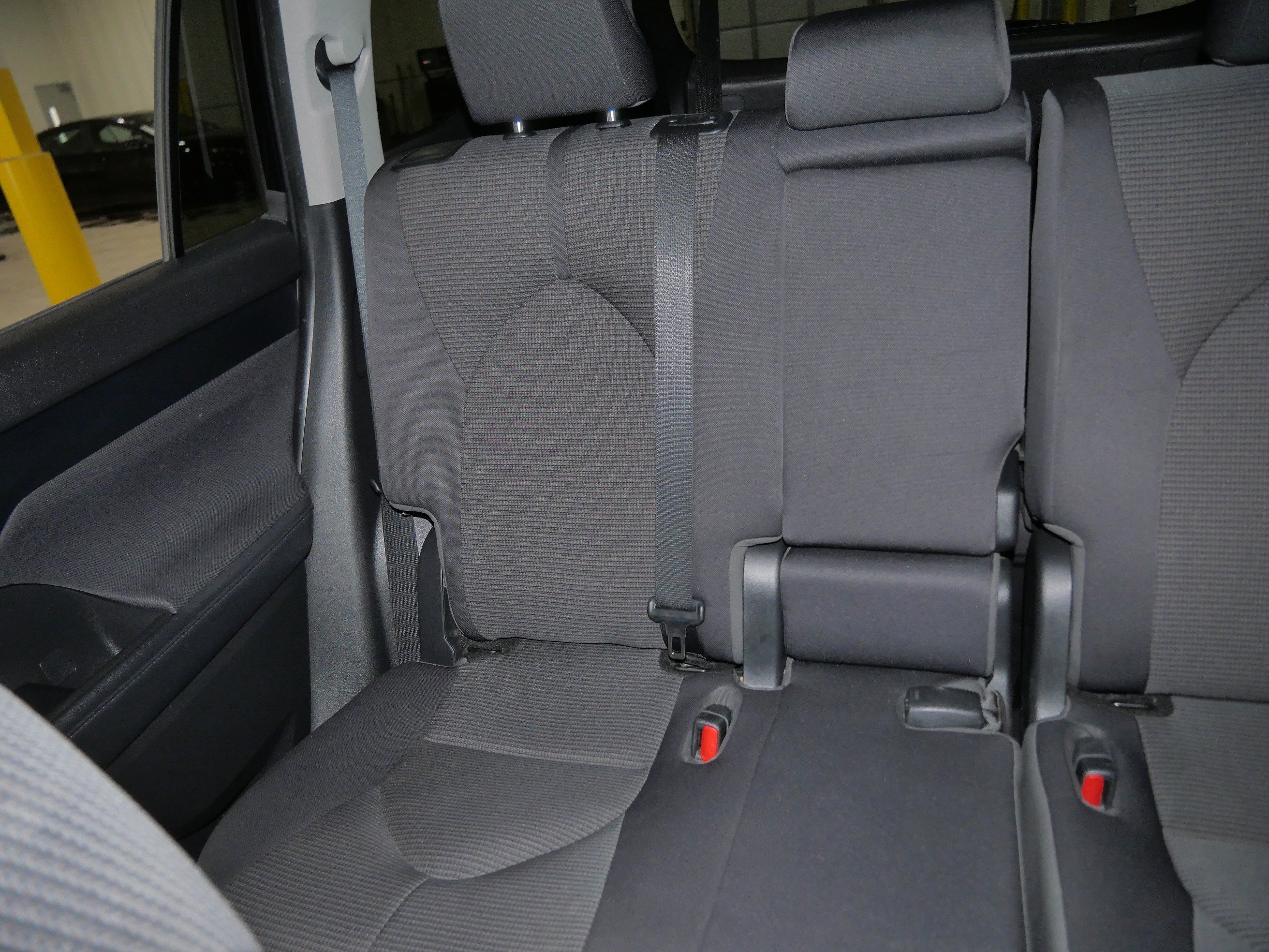 Used 2023 Toyota Highlander LE AWD/4WD image 12