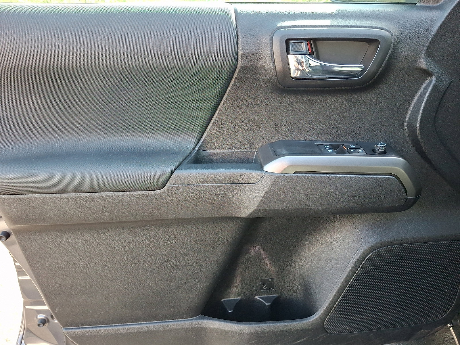 Used 2021 Toyota Tacoma TRD Sport w/ TRD Premium Sport Package image 12