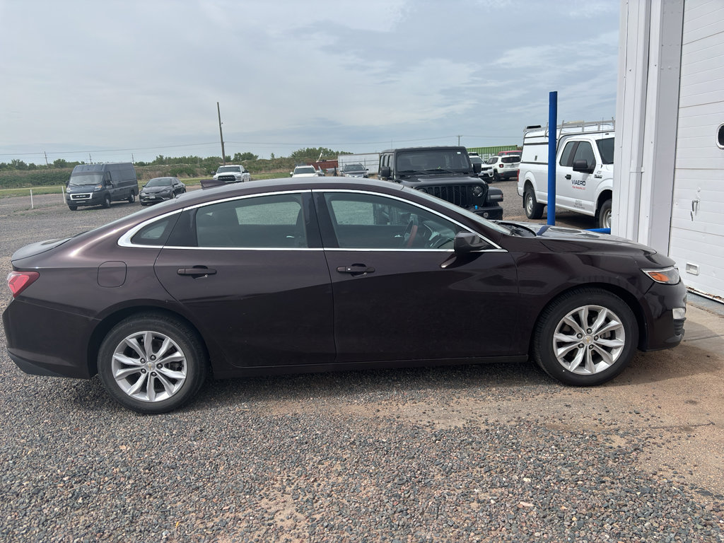 Used 2021 Chevrolet Malibu LT FWD image 3