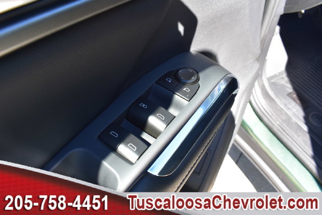 New 2027 Chevrolet Traverse LT w/ Driver Confidence Package FWD image 15