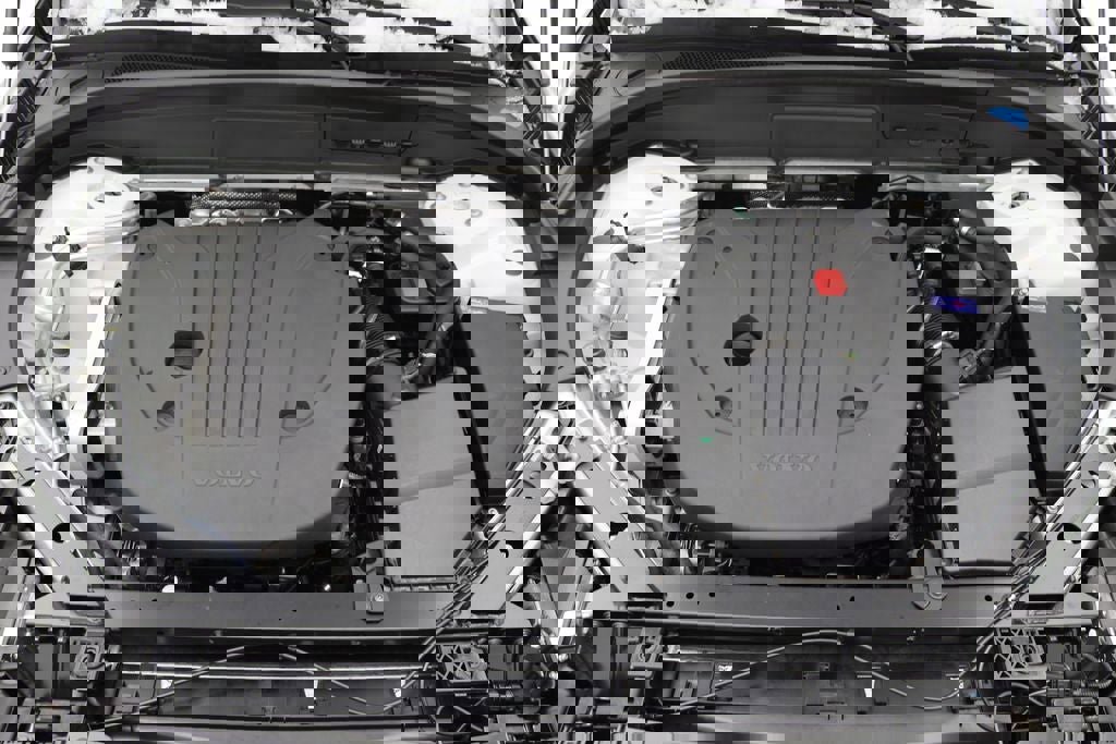 Used 2025 Volvo XC60 B5 Core AWD/4WD image 29