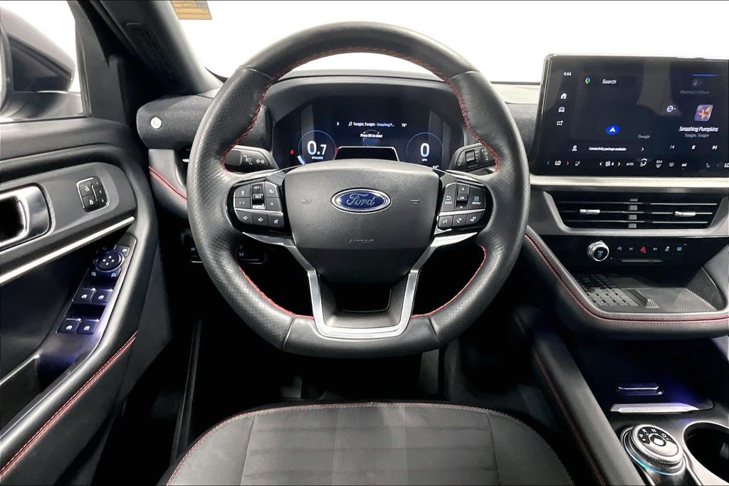Used 2025 Ford Explorer ST-Line w/ Premium Package RWD image 6