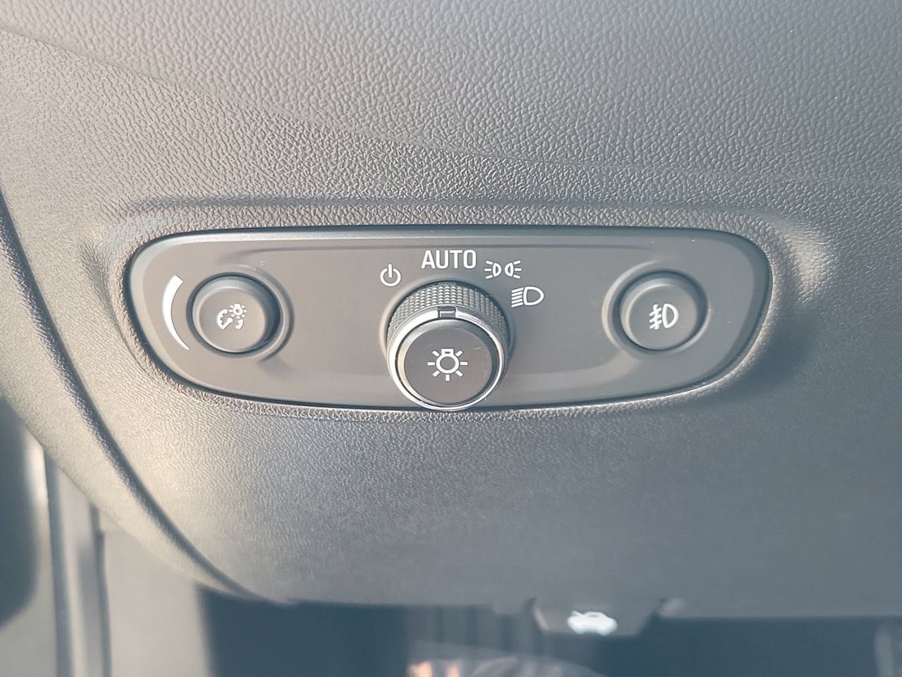 Used 2021 Chevrolet Equinox Premier w/ Redline Edition FWD image 31