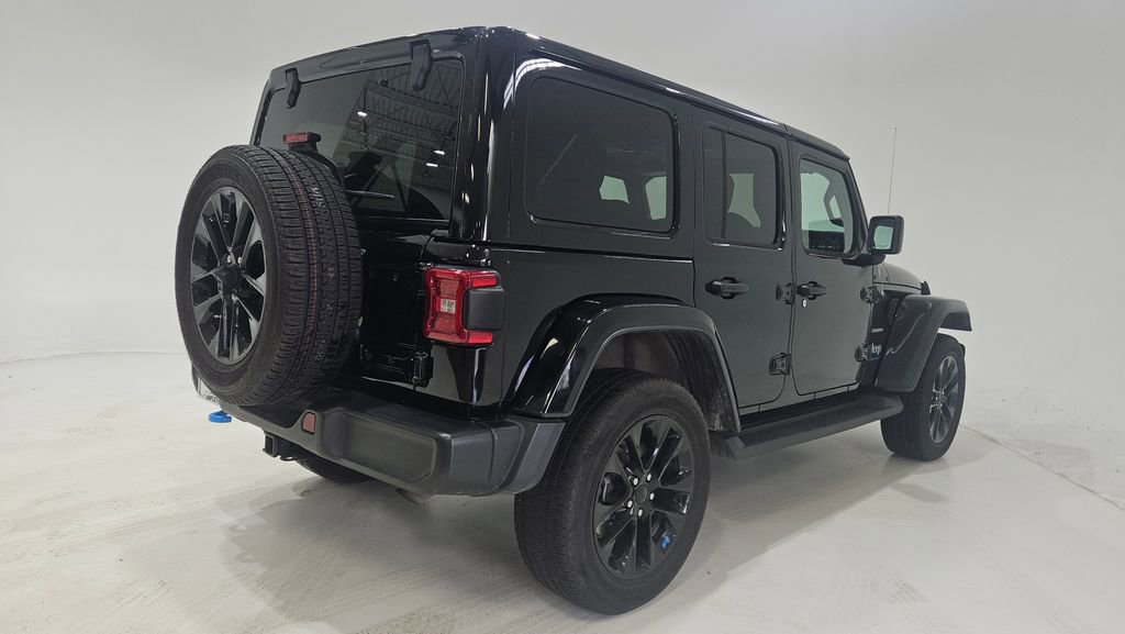Used 2023 Jeep Wrangler Unlimited Sahara w/ Cold Weather Group image 4