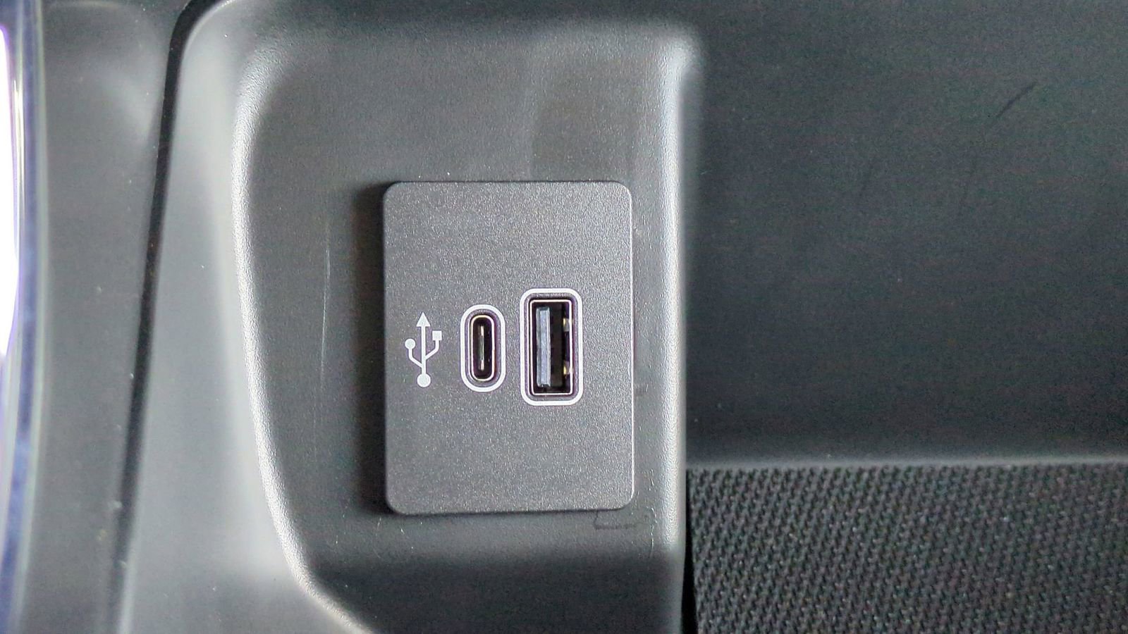 New 2025 Ford F150 Lightning XLT AWD/4WD image 30