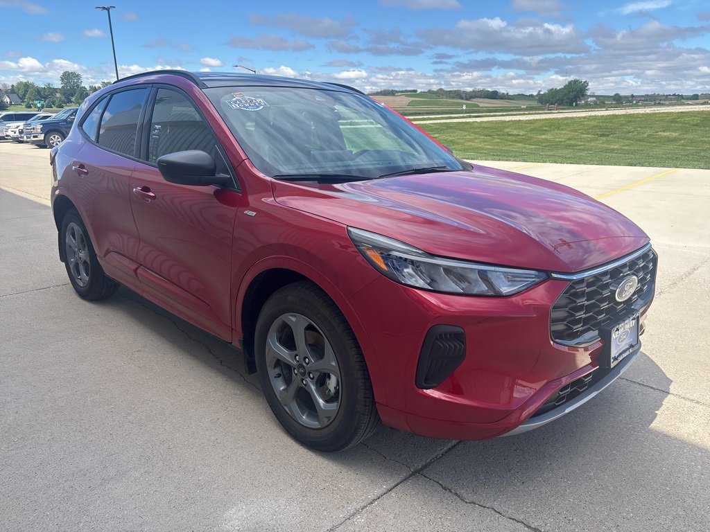 Used 2023 Ford Escape ST-Line w/ Tech Pack #1 image 3