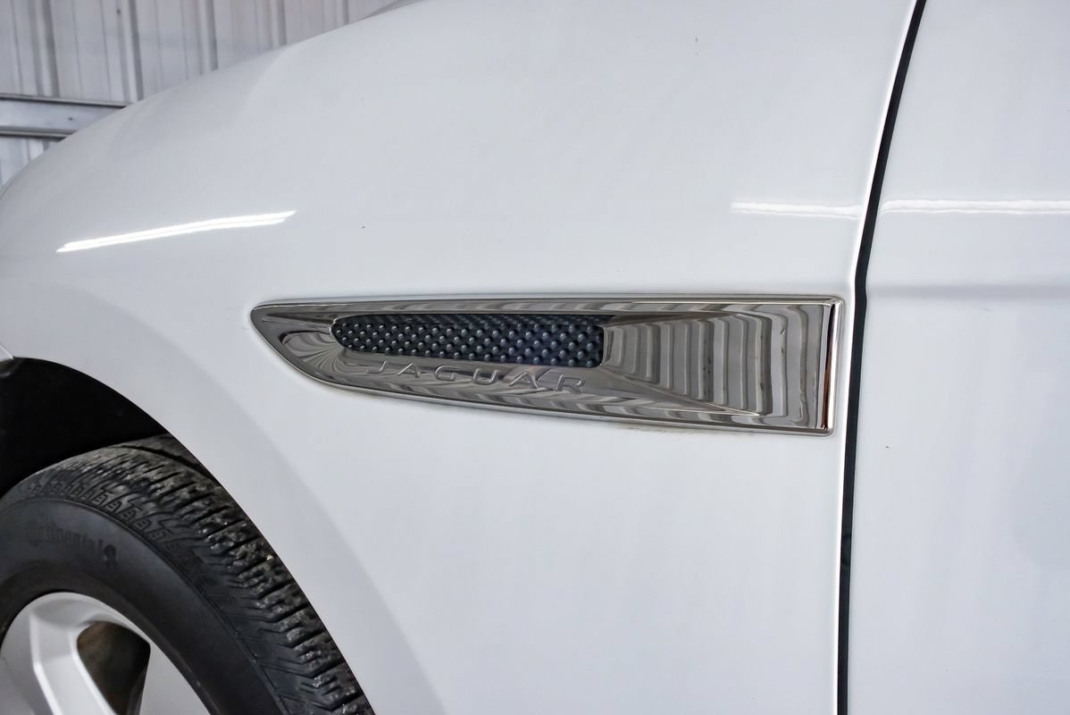 Used 2019 Jaguar F-PACE Premium AWD/4WD image 54