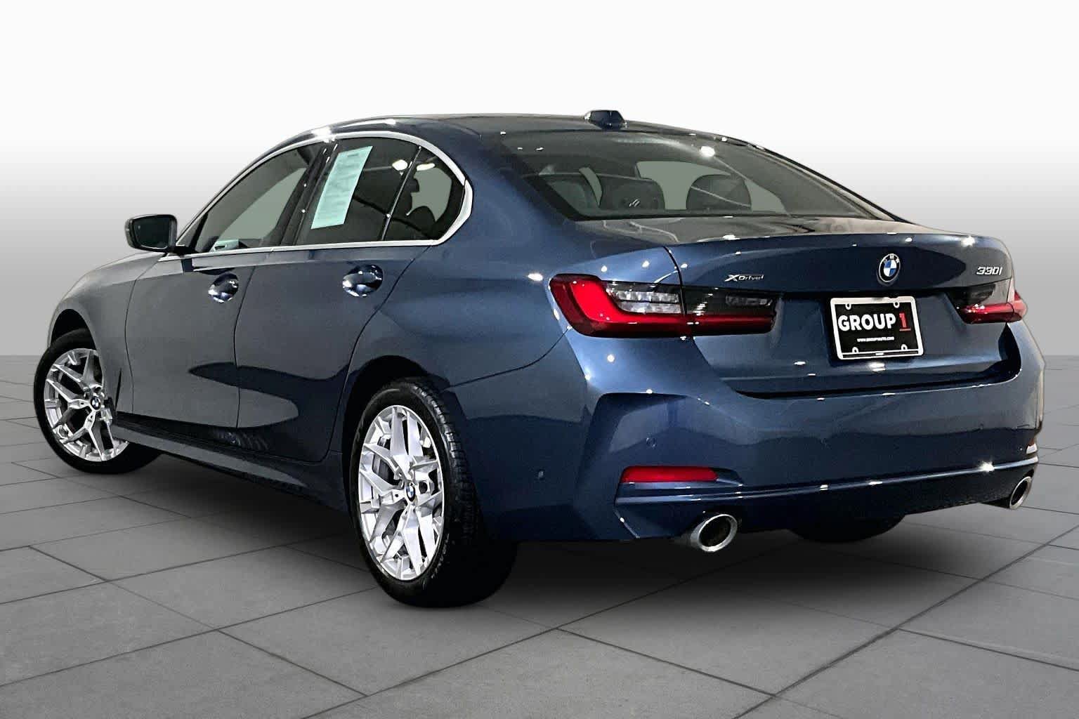 Certified 2025 BMW 330i xDrive Sedan w/ Premium Package AWD/4WD image 11