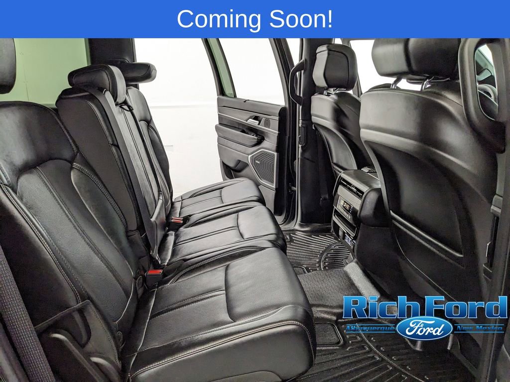 Used 2024 Jeep Wagoneer L Series III w/ Premium Group I AWD/4WD image 21