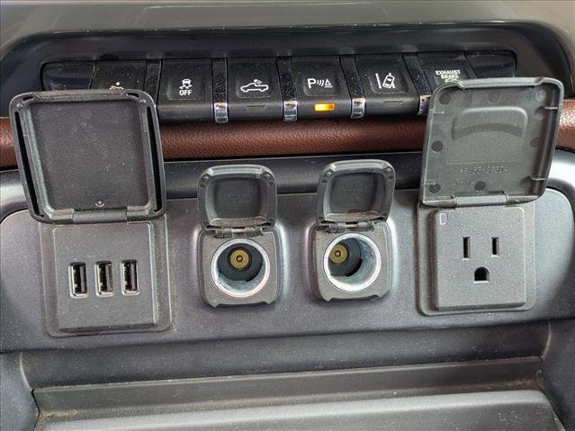 Used 2015 Chevrolet Silverado 2500 High Country w/ Duramax Plus Package image 15