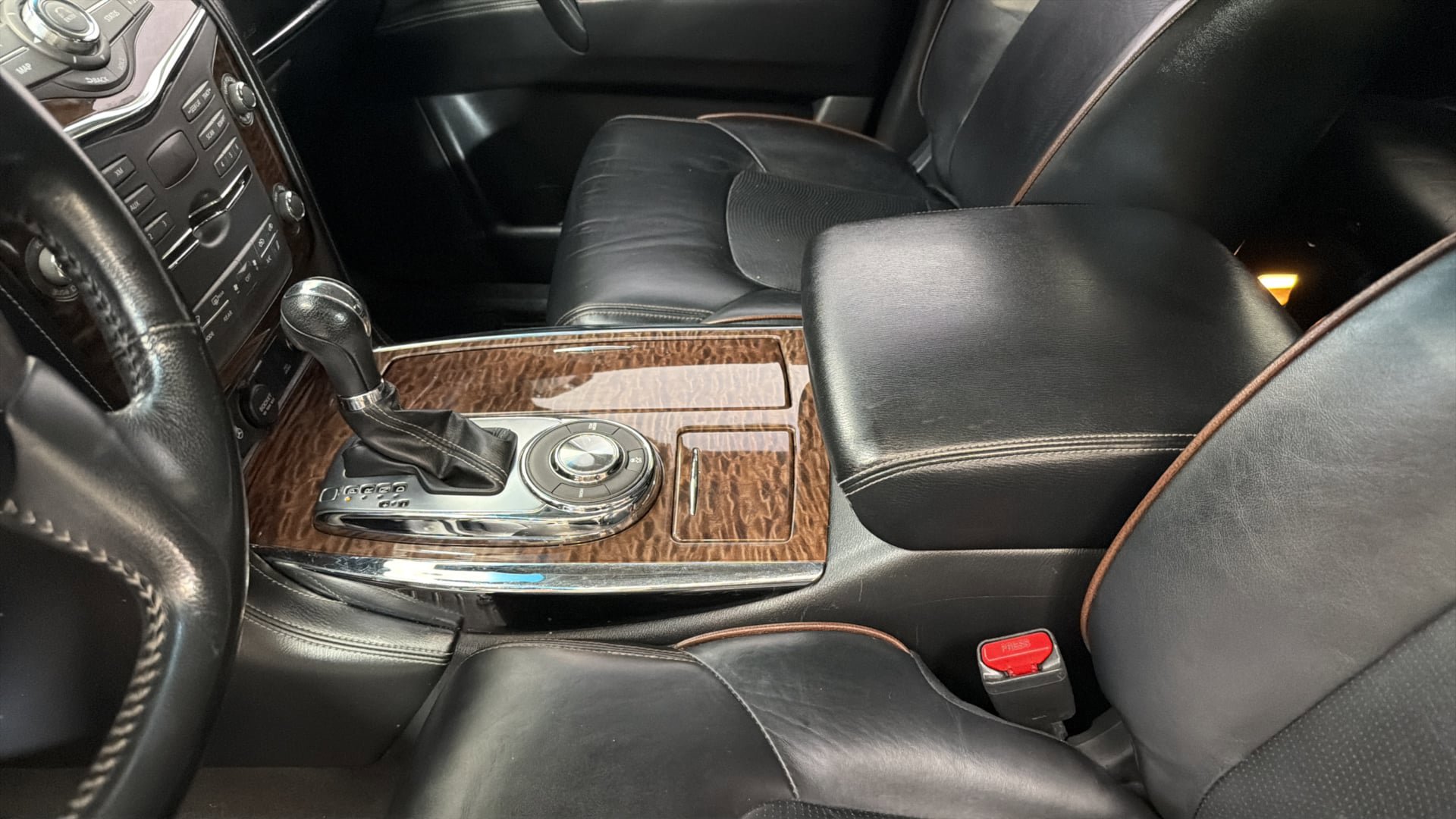 Used 2017 Nissan Armada Platinum RWD image 24
