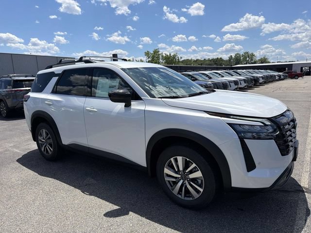 New 2026 Nissan Pathfinder SL AWD/4WD image 3