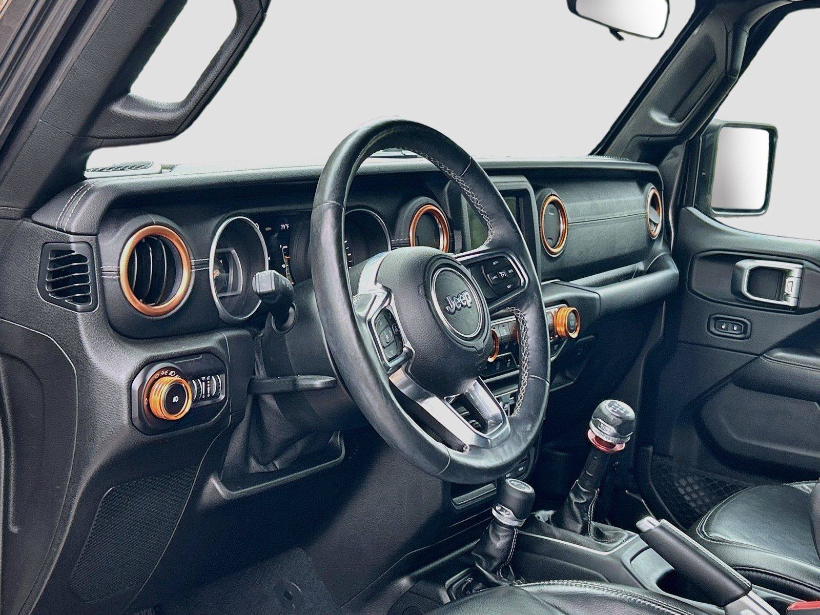 Used 2018 Jeep Wrangler Unlimited Sahara AWD/4WD image 26