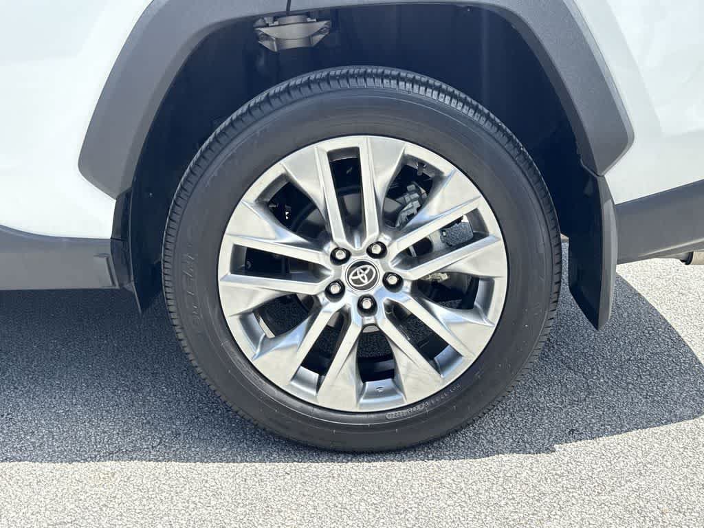 Used 2025 Toyota RAV4 XLE Premium AWD/4WD image 11