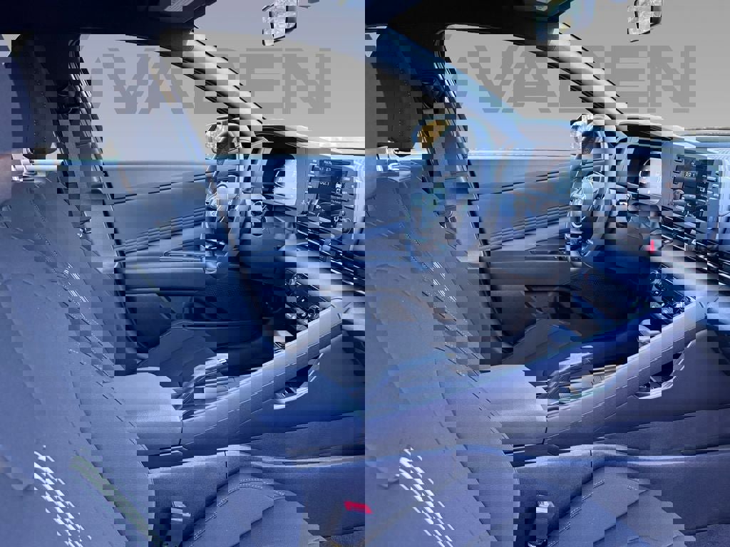 New 2025 Hyundai Elantra Sport image 8