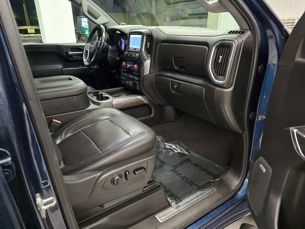 Used 2020 Chevrolet Silverado 2500 LTZ w/ LTZ Premium Package AWD/4WD image 34