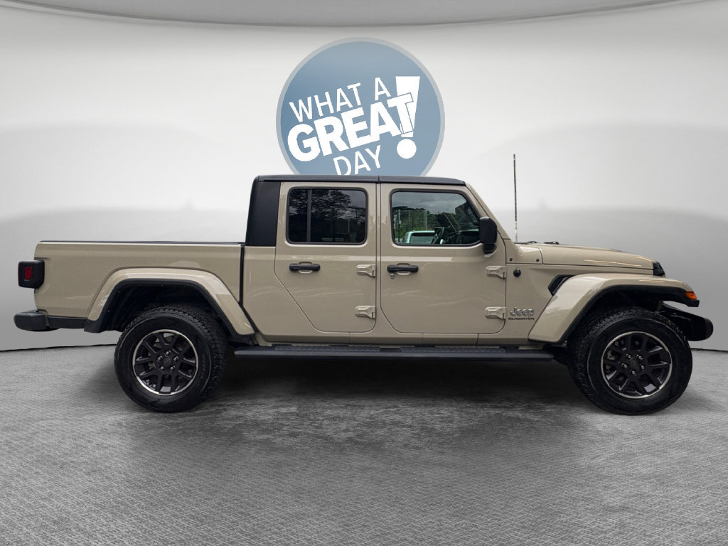 Certified 2022 Jeep Gladiator Overland w/ Popular Equipment Package AWD/4WD image 2