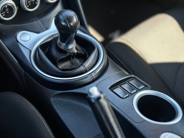 Used 2013 Nissan 370Z Coupe RWD image 13