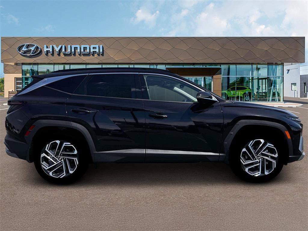 Used 2026 Hyundai Tucson Limited AWD/4WD image 9