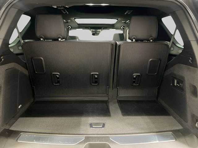 Used 2024 Cadillac Escalade Premium Luxury w/ LPO, Floor Liner Package AWD/4WD image 17