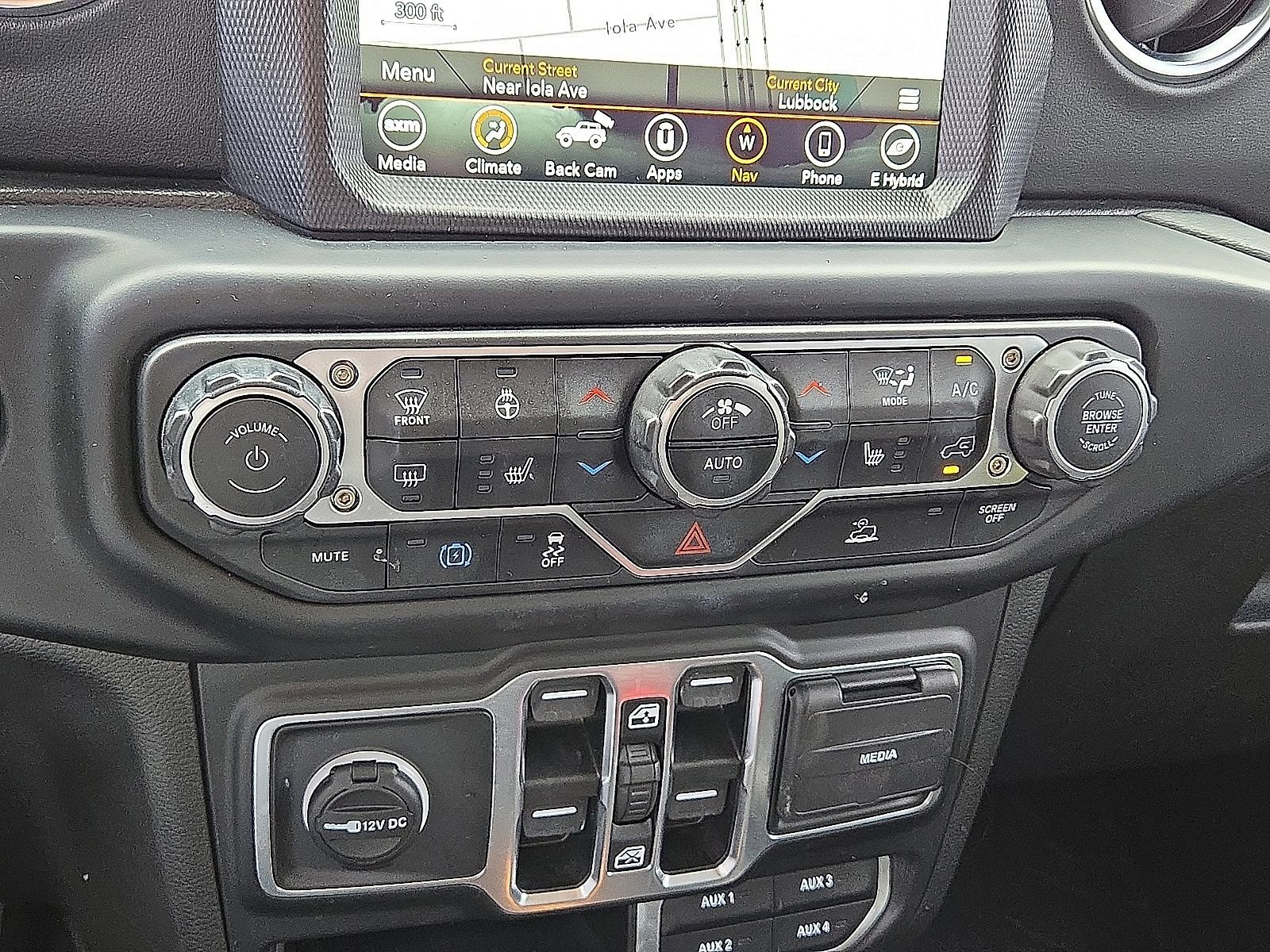 Used 2023 Jeep Wrangler Unlimited Sahara w/ Cold Weather Group AWD/4WD image 28