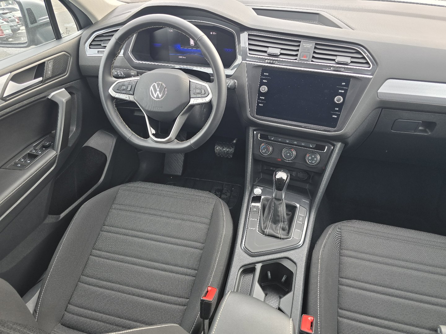 Used 2024 Volkswagen Tiguan S image 26