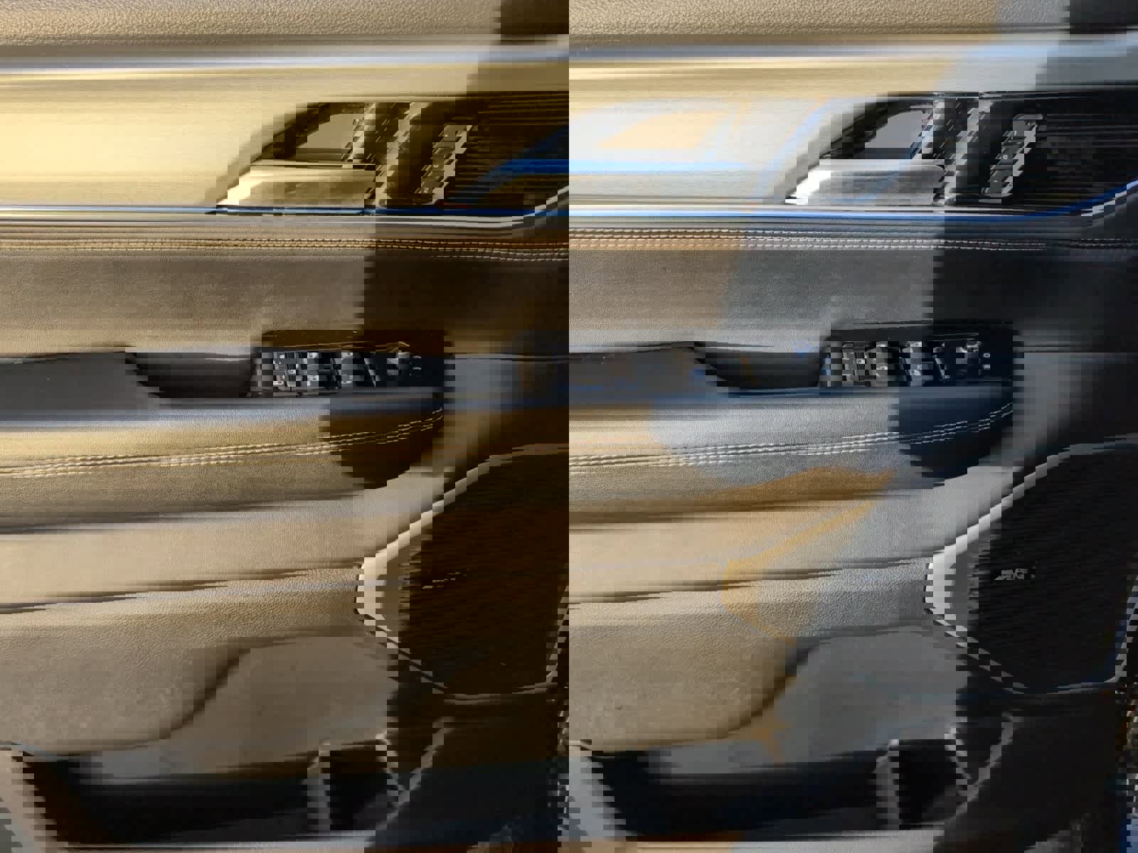 Used 2023 Jeep Wagoneer Series II image 11