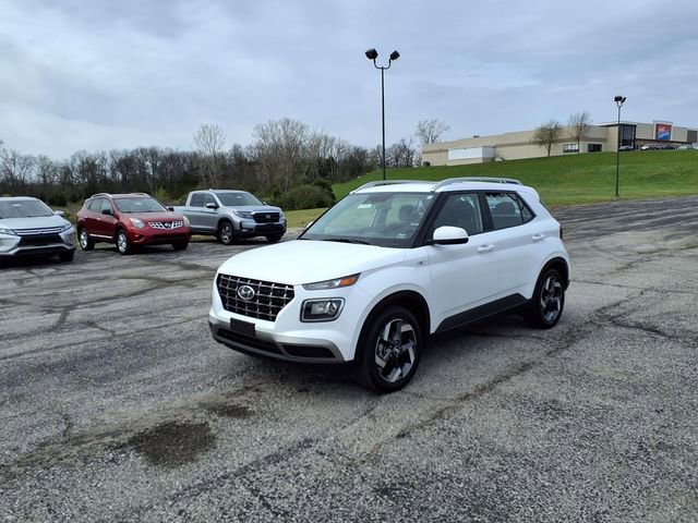 Used 2025 Hyundai Venue SEL image 30