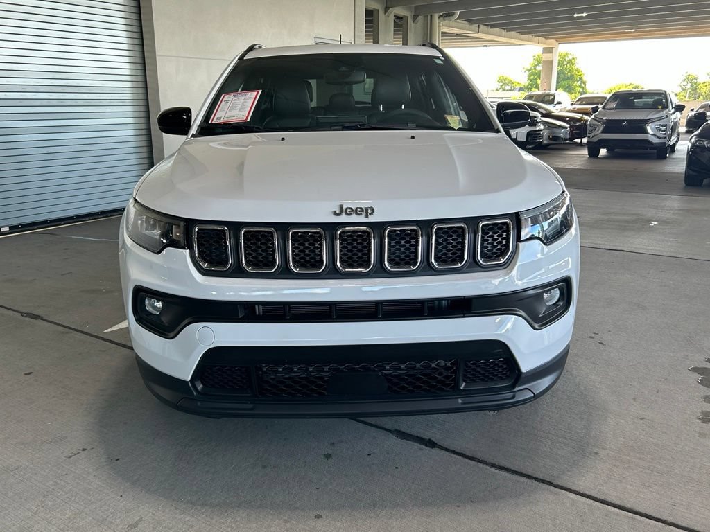 Used 2023 Jeep Compass Latitude w/ Sun and Sound Group AWD/4WD image 8