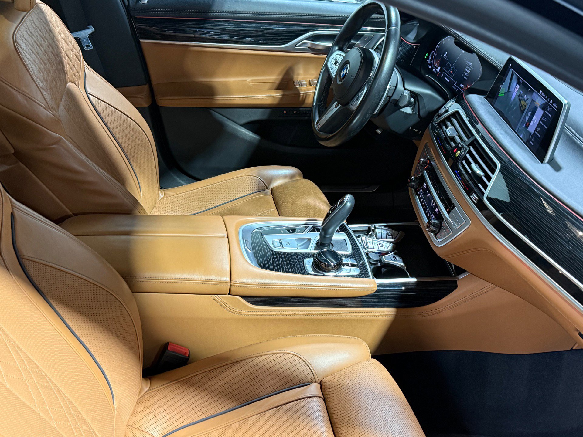 Used 2022 BMW 740i xDrive w/ M Sport Package image 67