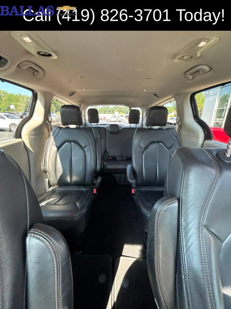 Used 2019 Chrysler Pacifica Touring-L FWD image 15