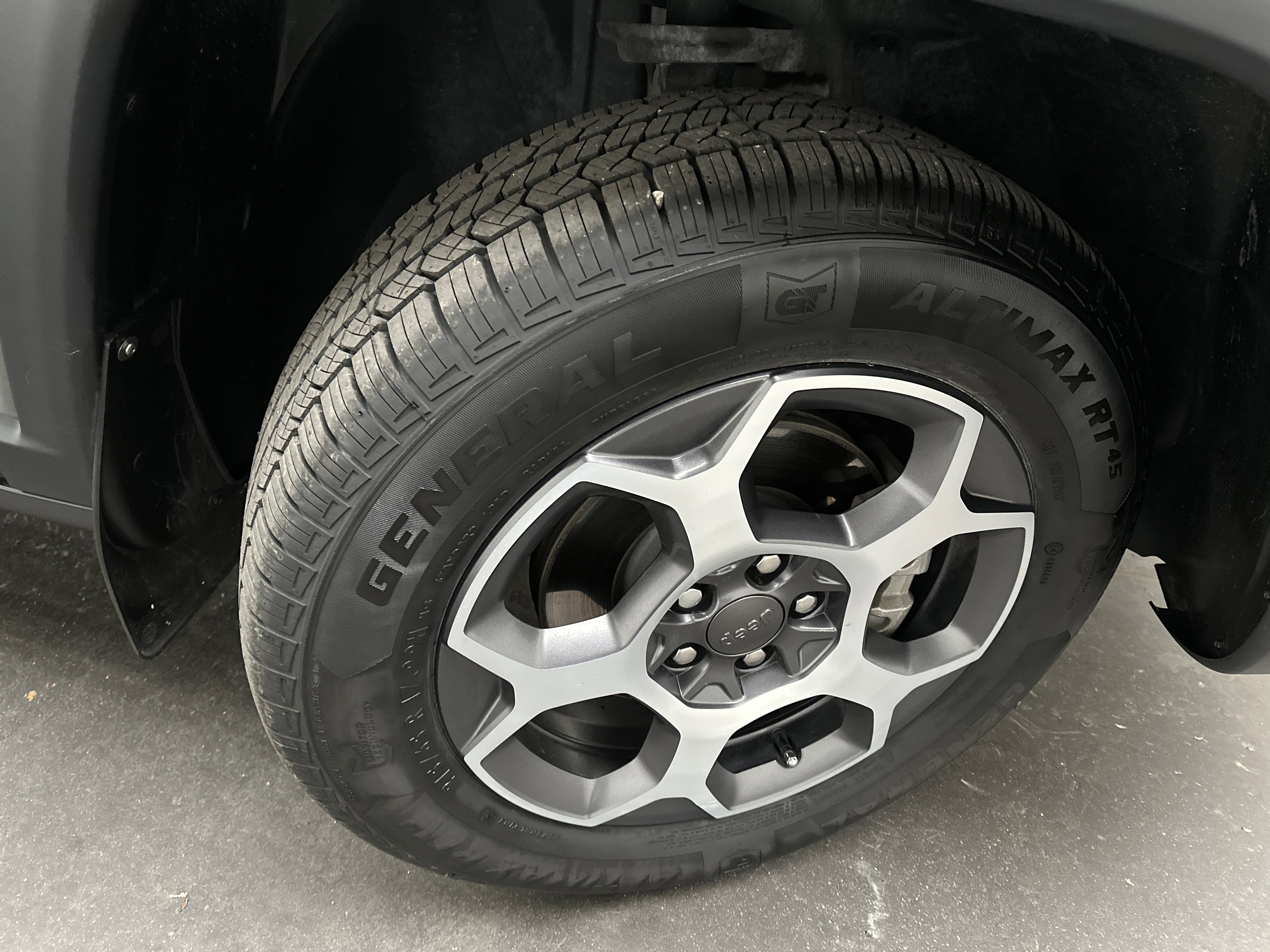 Used 2022 Jeep Compass Trailhawk AWD/4WD image 11