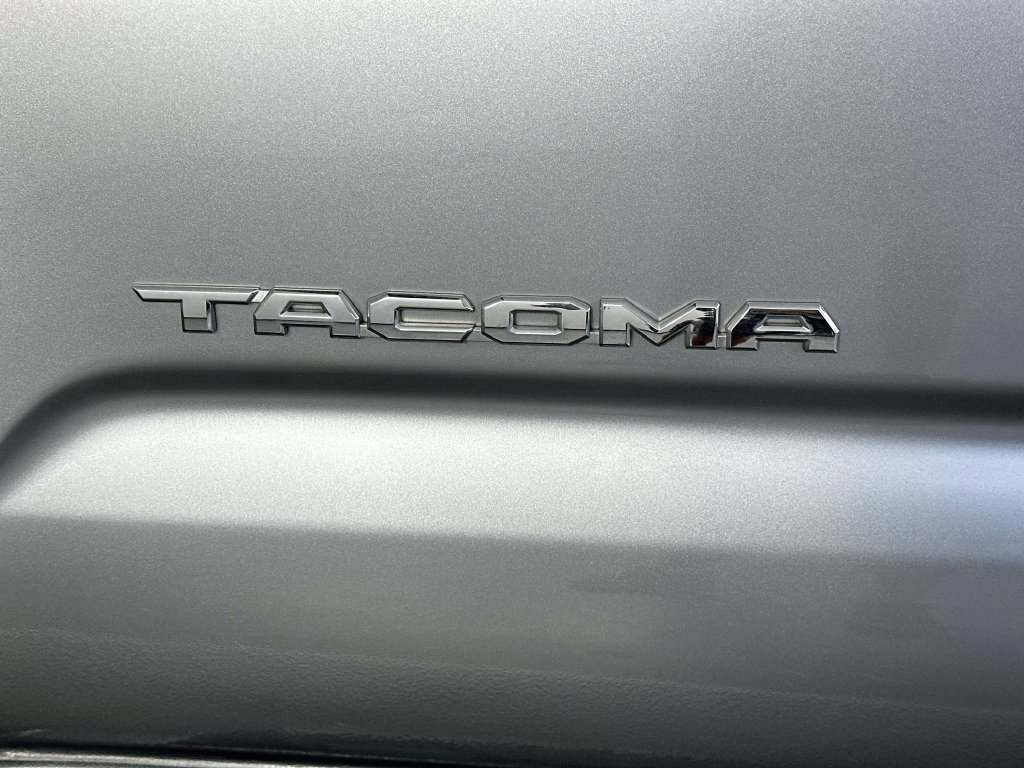 Used 2022 Toyota Tacoma TRD Off-Road AWD/4WD image 26