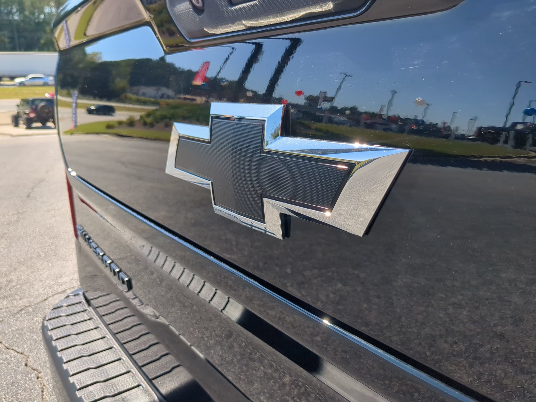 Used 2025 Chevrolet Silverado 1500 Custom Trail Boss w/ Midnight Edition AWD/4WD image 27