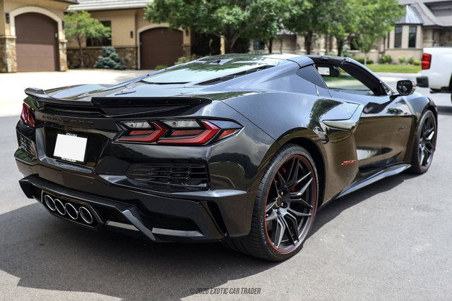 Used 2023 Chevrolet Corvette Z06 RWD image 8