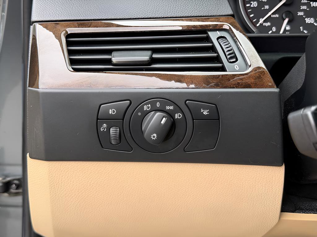 Used 2005 BMW 545i Sedan image 44