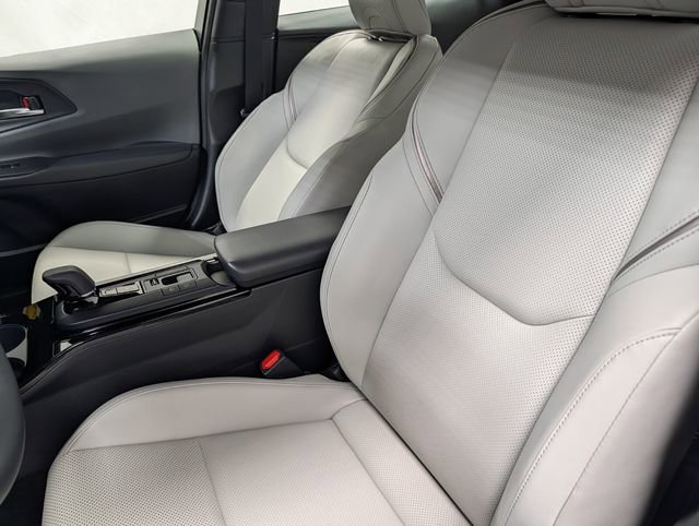 Used 2026 Toyota Prius XLE image 10