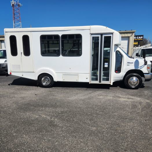 Used 2016 Ford E-350 and Econoline 350 Super Duty RWD image 1