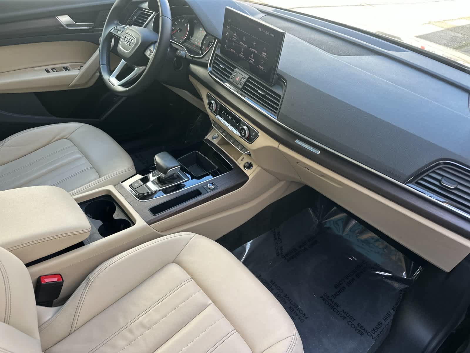 Used 2023 Audi Q5 2.0T Premium w/ Convenience Package AWD/4WD image 16