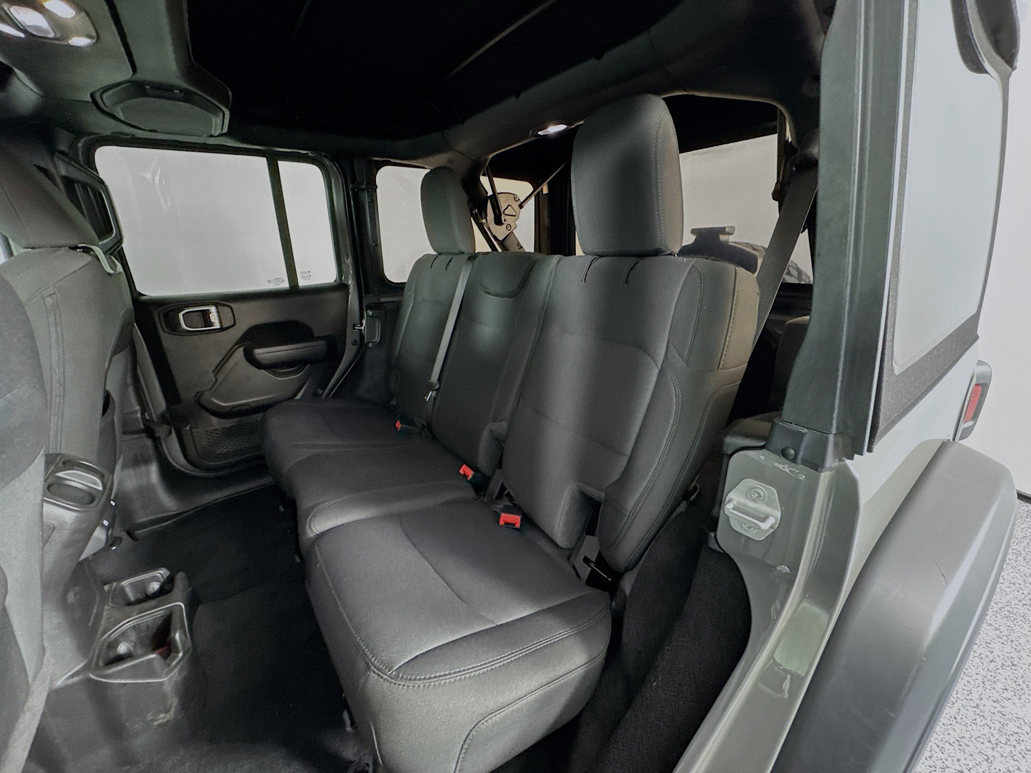 Used 2022 Jeep Wrangler Unlimited Sport image 24