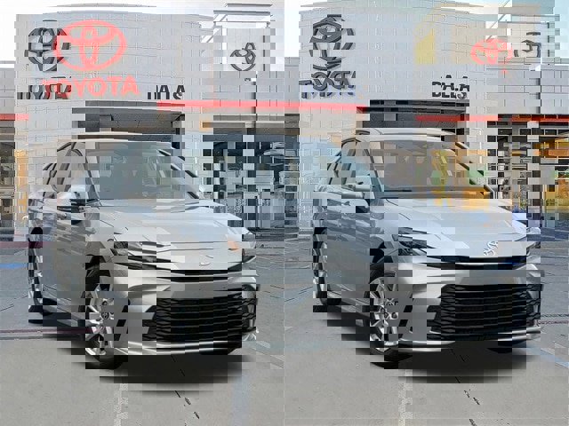 Used 2025 Toyota Camry LE image 1